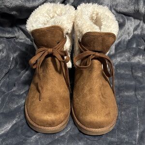 Cozy Tan Makalu Winter Boots with Faux Fur